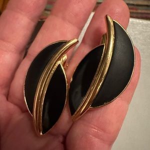 Trifari Vintage Clip-On earrings